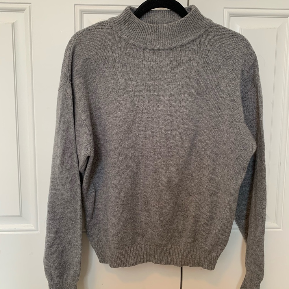 Brandy Melville sweater